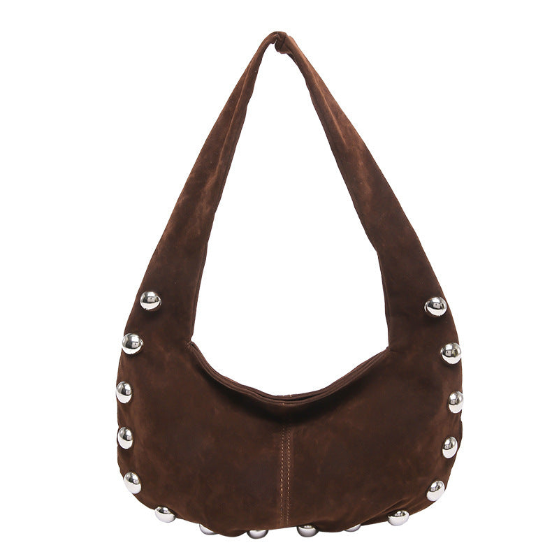 Sac Hobo en daim brun avec détails métalliques
