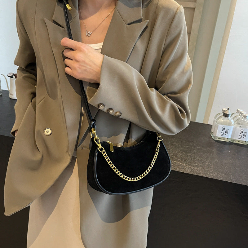 Sac à épaule vintage en daim avec chaîne dorée
